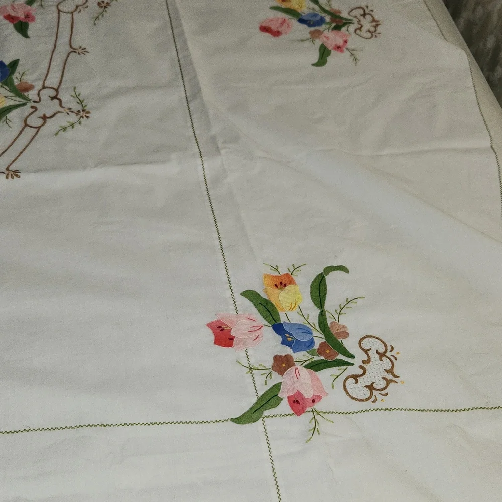 Vintage Floral Embroidered White Tablecloth With Multicolor Oblong 64
